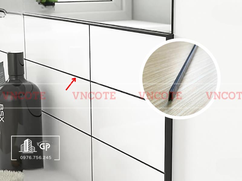 hinh-anh-thi-cong-nep-inox-u3-den-xuoc