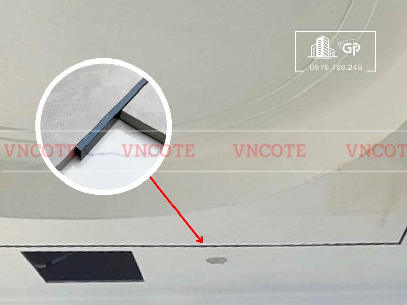 hinh-anh-thi-cong-nep-inox-u5-den-xuoc