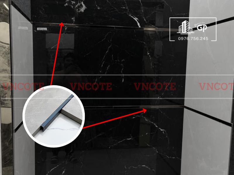 hinh-anhthi-cong-nep-inox-u5-den-xuoc