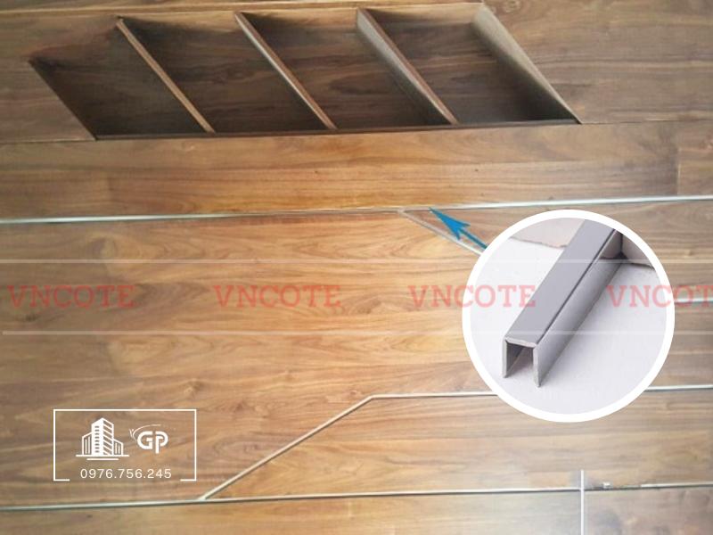 hinh-anh-thi-cong-nep-inox-u5-trang-bong