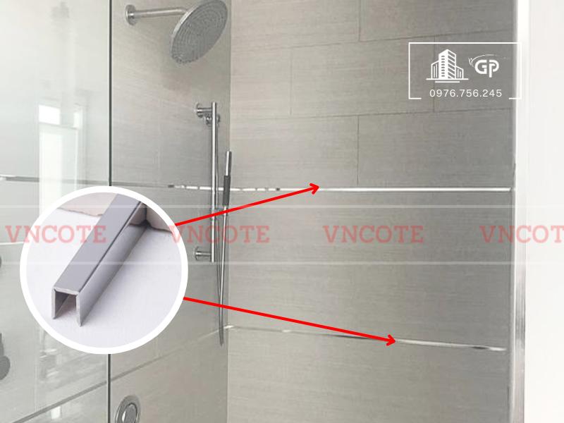 hinh-anh-thi-cong-nep-inox-u5-trang-bong