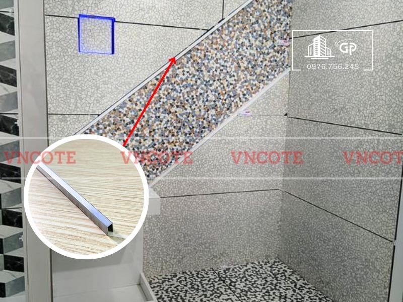 hinh-anh-thi-cong-nep-inox-u5-trang-xuoc