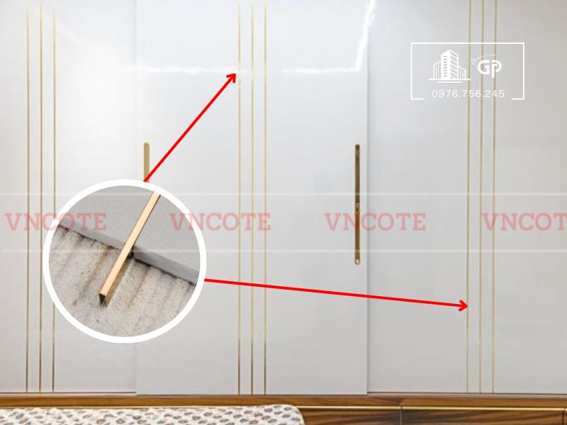 hinh-anh-thi-cong-nep-inox-u5-vang-bong