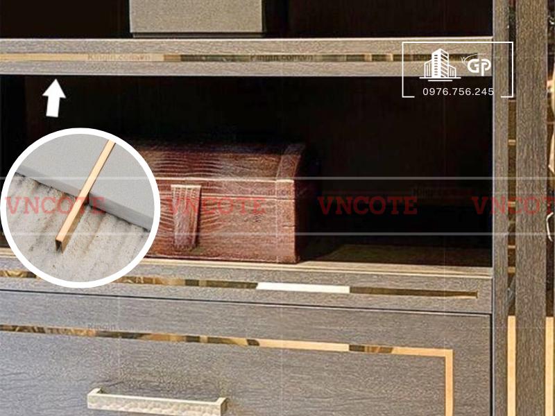 hinh-anh-thi-cong-nep-inox-u5-vang-bong