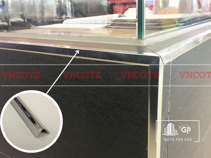 hinh-anh-thi-cong-nep-inox-V10-trang-bong