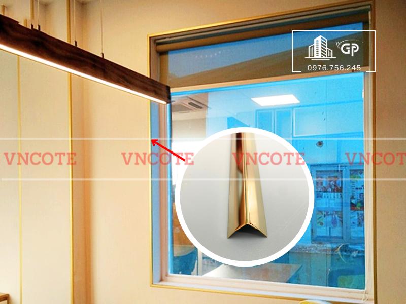 hinh-anh-thi-cong-nep-inox-v15-vang-bong