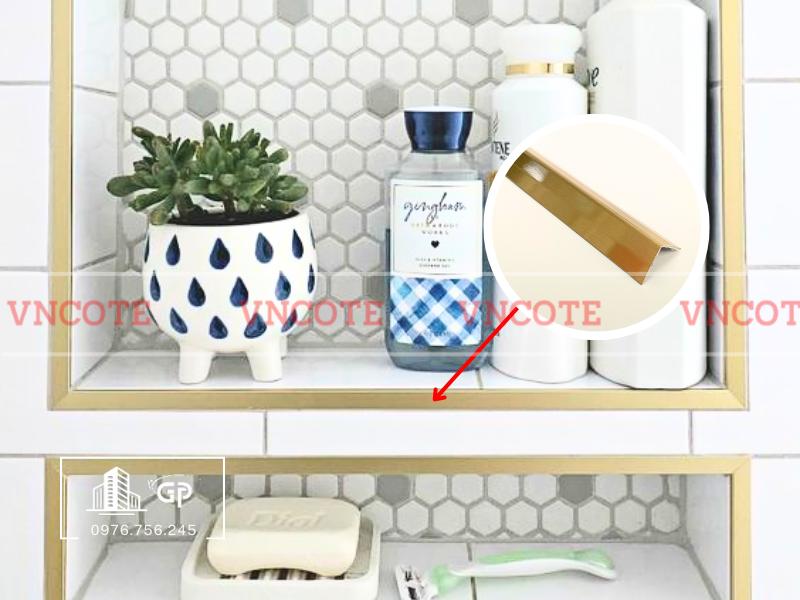 hinh-anh-thi-cong-nep-inox-V15-vang-xuoc