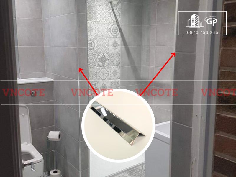 hinh-anh-thi-cong-nep-inox-V20-trang-bong