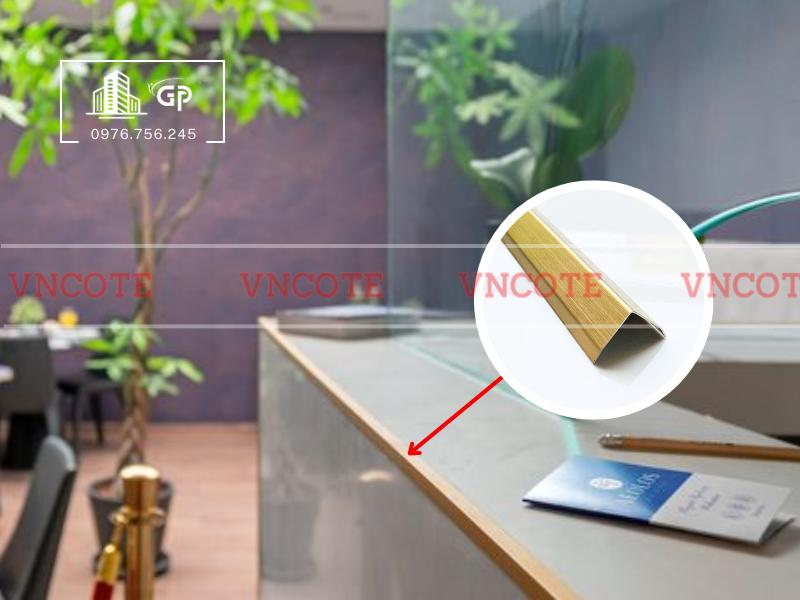 hinh-anh-thi-cong-nep-inox-V20-vang-xuoc