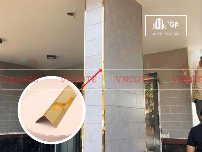 hinh-anh-thi-cong-nep-inox-V25-vang-bong