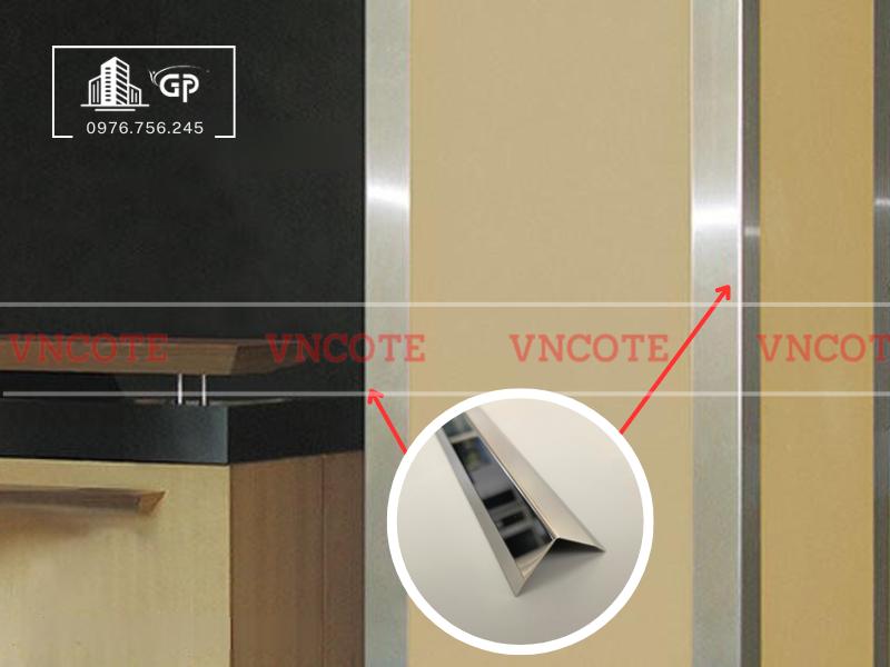 hinh-anh-thi-cong-nep-inox-V25-trang-bong