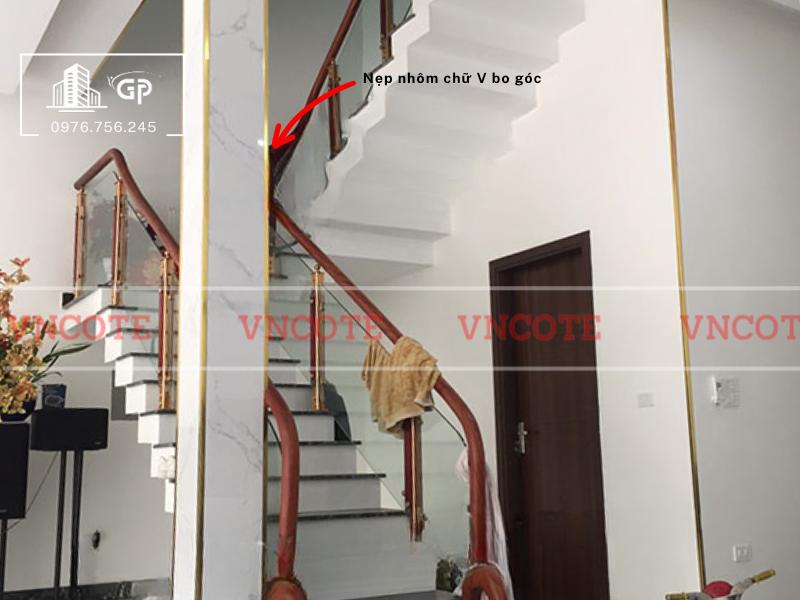 Nẹp nhôm V10 vàng bóng