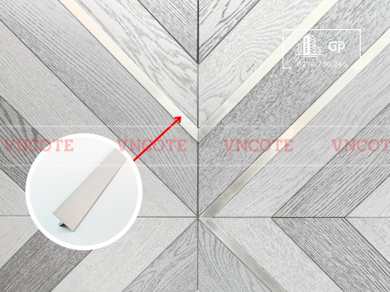 hinh-anh-thi-cong-nep-nhom-T20-trang-mo