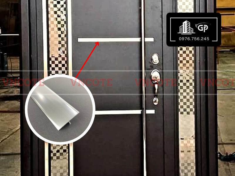 hinh-anh-thi-cong-nep-nhom-chu-T30