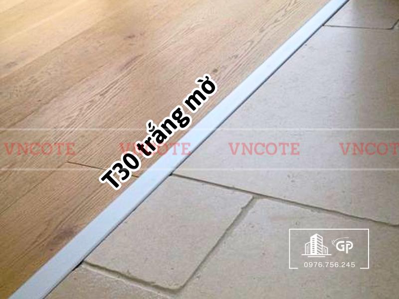 hinh-anh-thi-cong-nep-nhom-T30