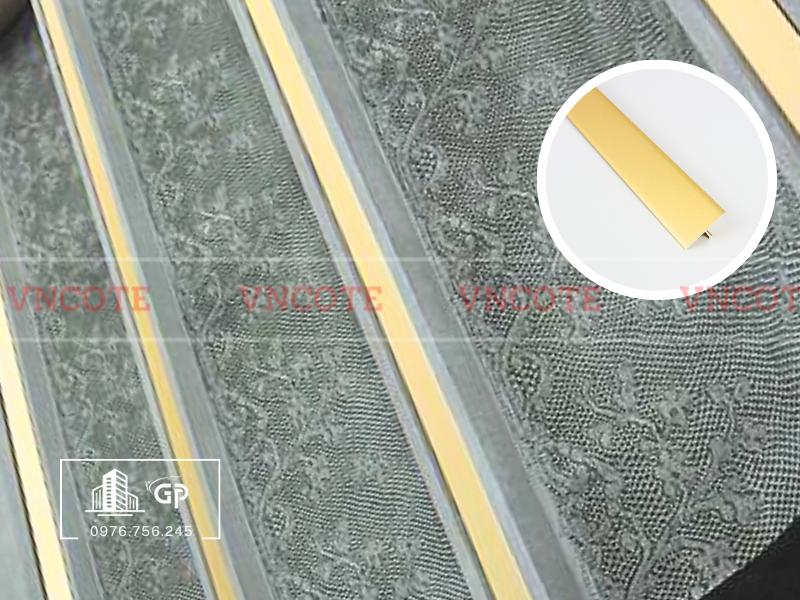 hinh-anh-thi-cong-nep-nhom-chu-T30