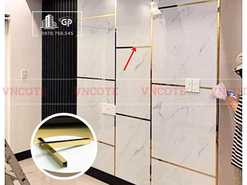 hinh-anhthi-cong-nep-inox-u8-vang-bong