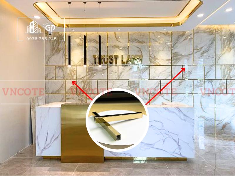 hinh-anhthi-cong-nep-inox-u8-vang-bong