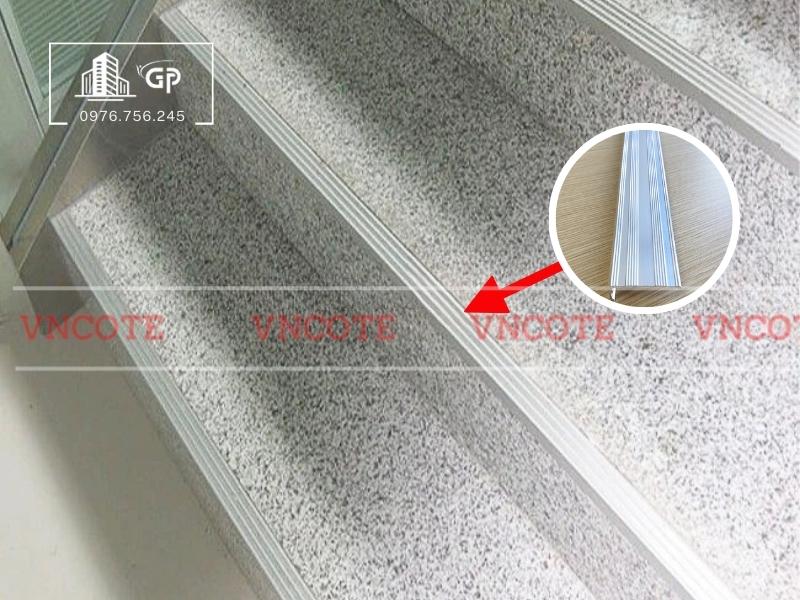 Nẹp chỉ cầu thang NYSN33