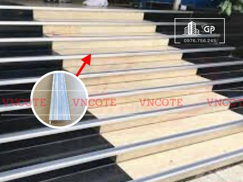Nẹp chỉ cầu thang NYSN33