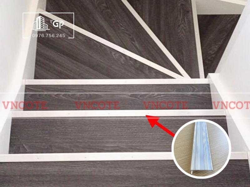 Nẹp chỉ cầu thang NYSN33