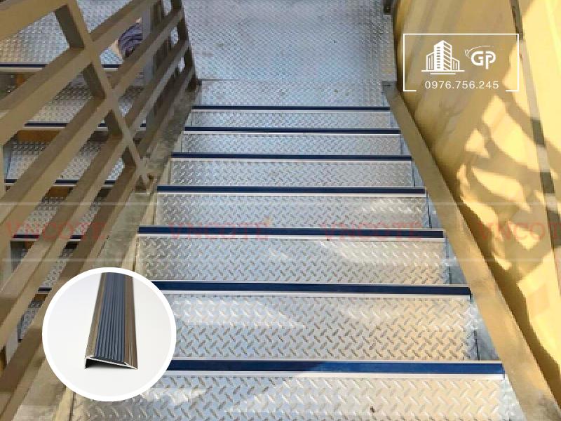 Nẹp mũi bậc cầu thang NPL-8.0