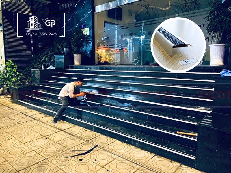 Nẹp cầu thang DE-1