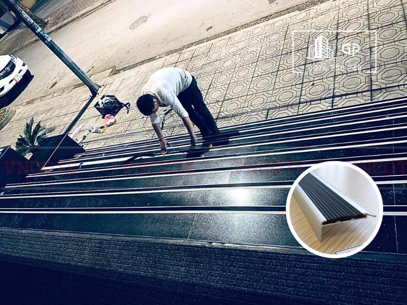 Nẹp chỉ cầu thang NYSN1