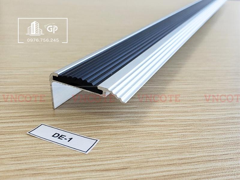 Nẹp cầu thang DE-1