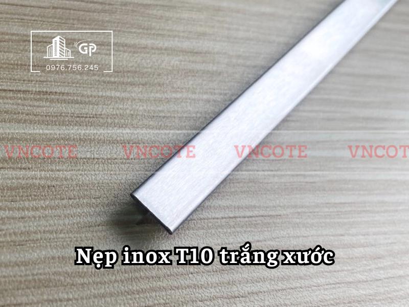 nep-inox-chu-T-10mm-trang-xuoc