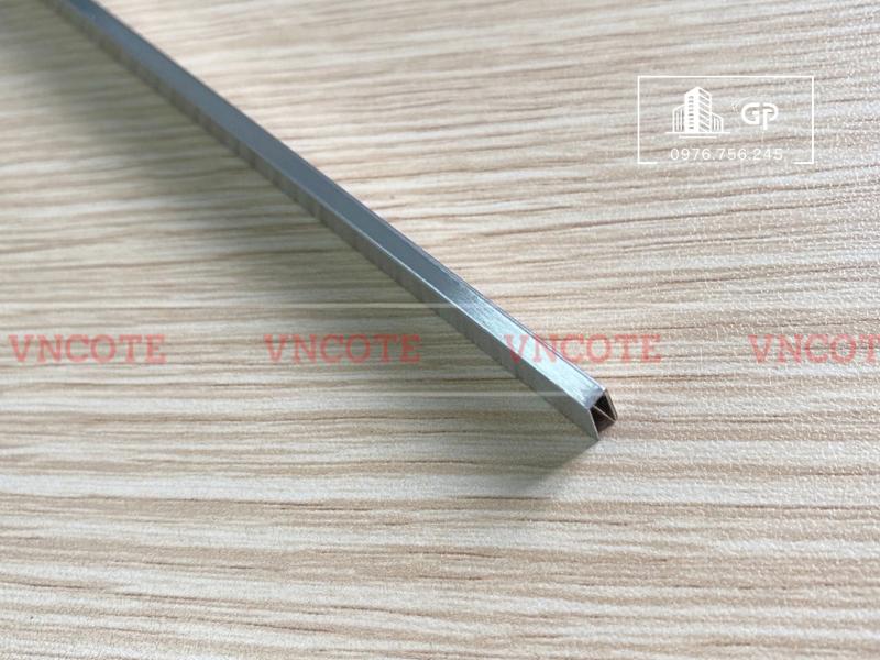 hinh-anh-nep-inox-u3-trang-xuoc