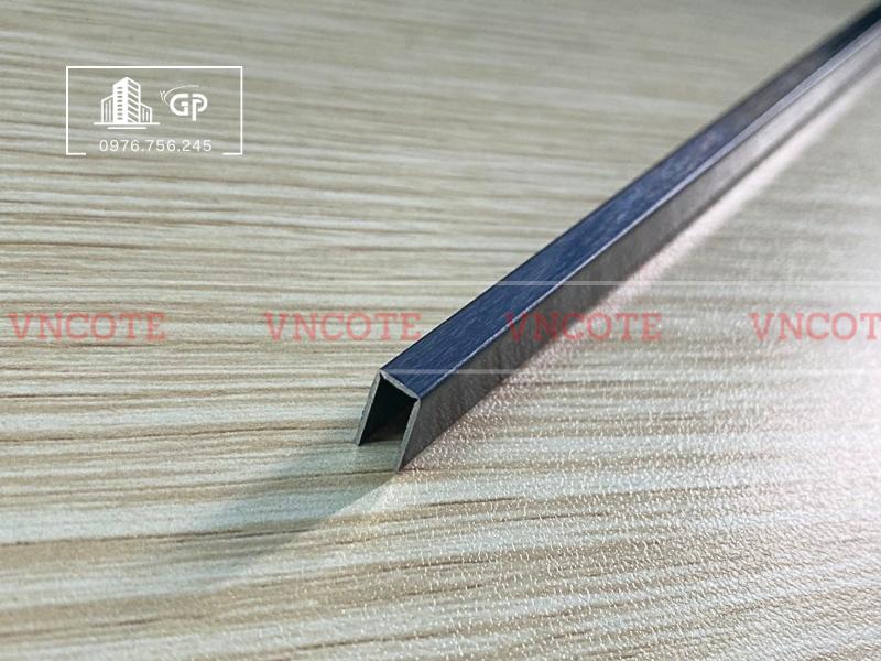 hinh-anh-nep-inox-u5-den-xuoc