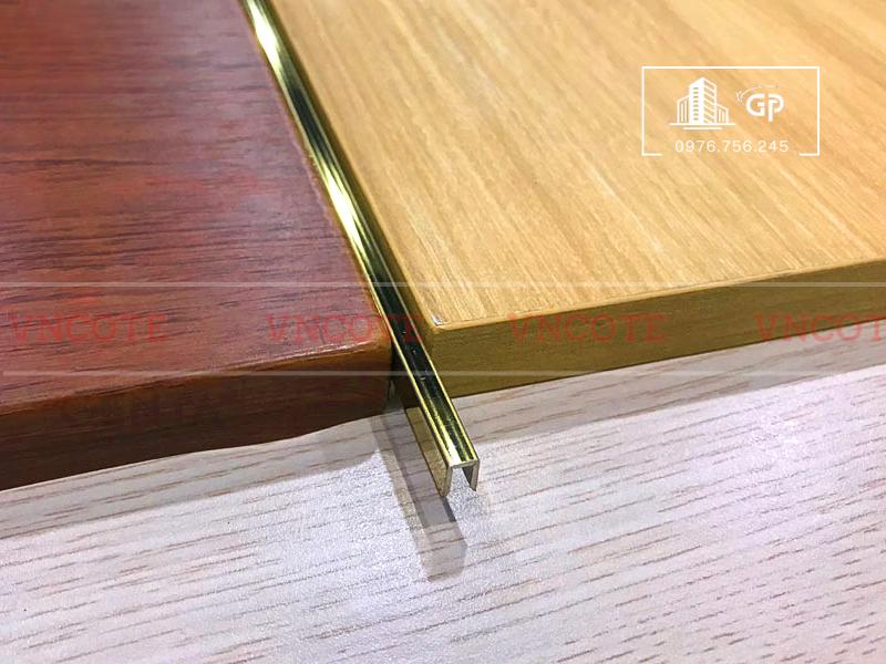 hinh-anh-thi-cong-nep-inox-u5-vang-bong