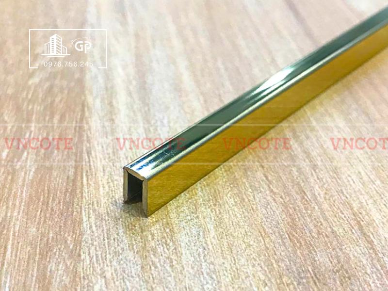 hinh-anh-nep-inox-u5-vang-bong