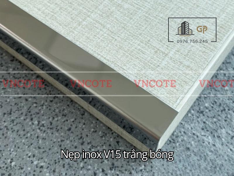 hinh-anh-thi-cong-nep-inox-V15-trang-bong