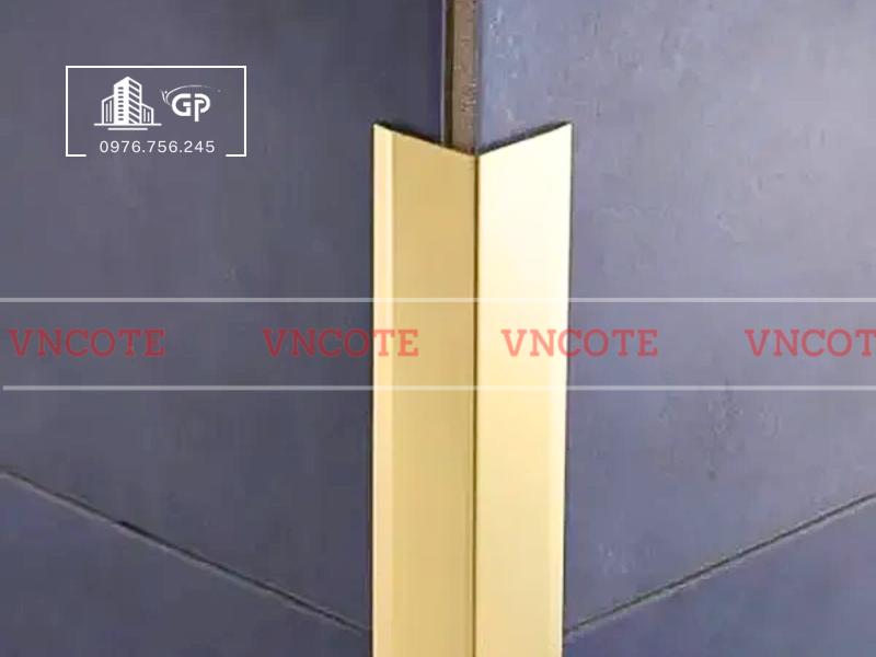 hinh-anh-thi-cong-nep-inox-V20-vang-xuoc