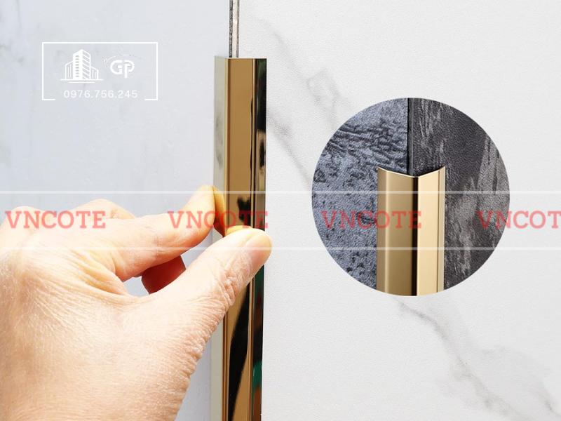 hinh-anh-thi-cong-nep-inox-V25-vang-bong