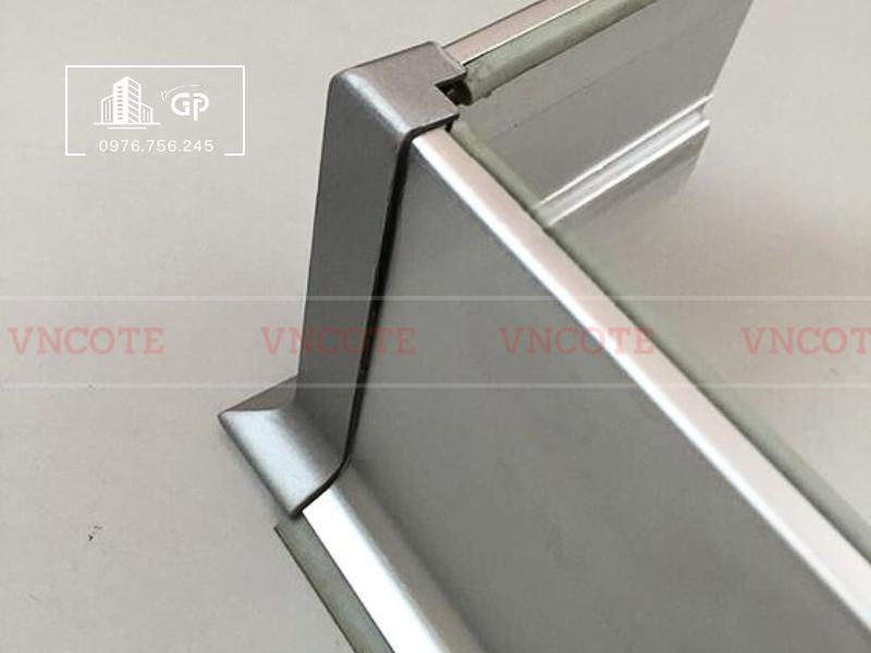 Nẹp len chân tường nhôm