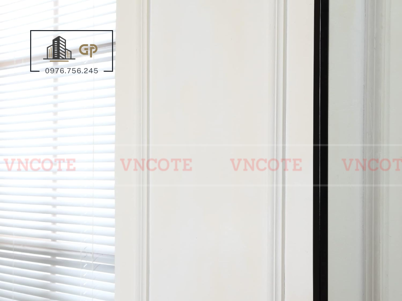 hinh-anh-thi-cong-nep-inox-V20-den-bong