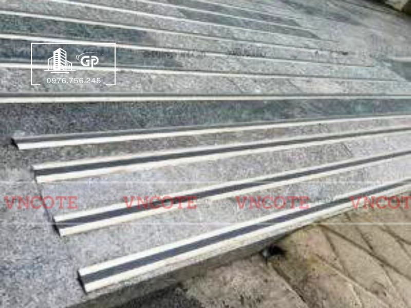 Nẹp chỉ cầu thang NYSN1