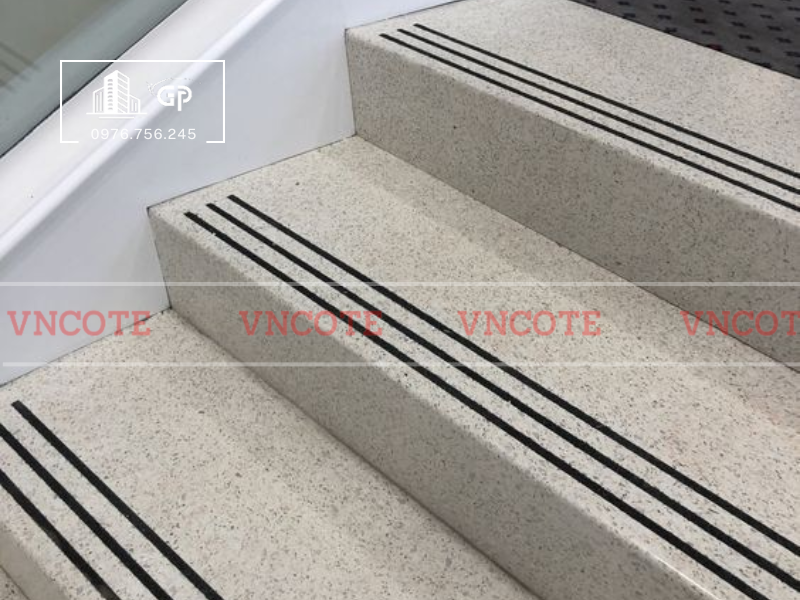 hinh-anh-thi-cong-nep-inox-T15-den-xuoc
