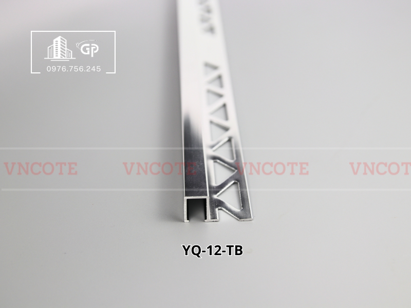 nep-nhom-bo-goc-vuong-op-lat-trang-bong