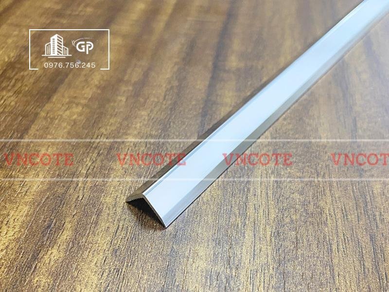 Nẹp nhôm chữ V10 màu trắng bóng