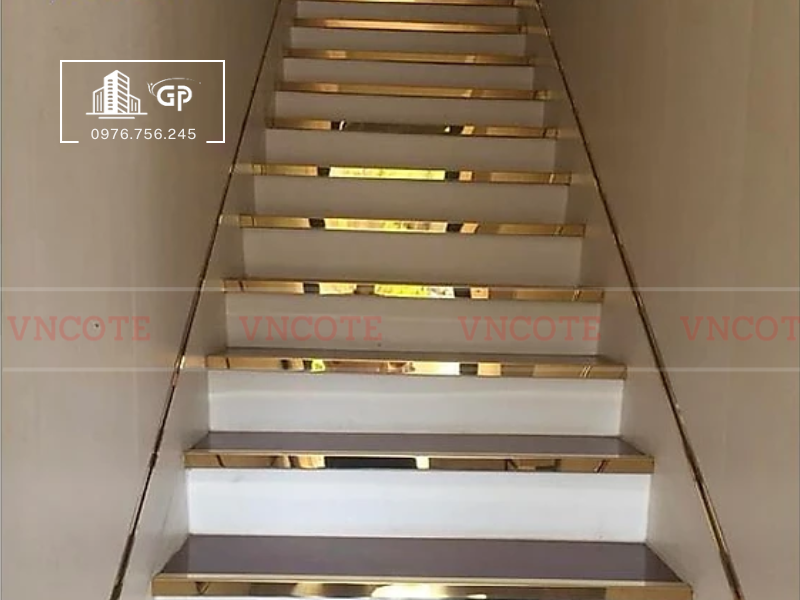 Nẹp inox chữ V30mm màu vàng bóng
