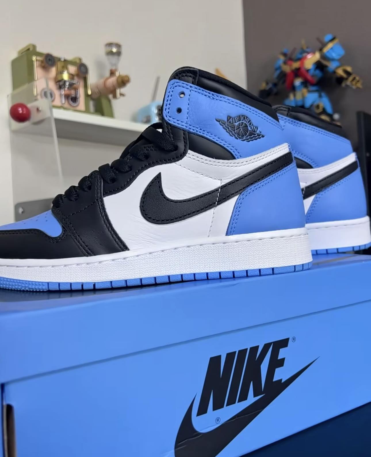 Giày Nike Air Jordan 1 Retro High OG University Blue/UNC Toe DZ5485-400