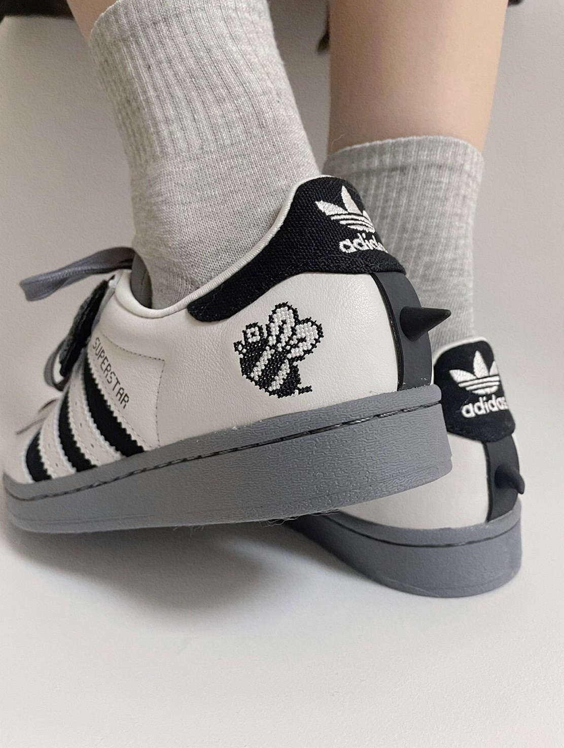 Melting Sadness x Superstar "Bee"