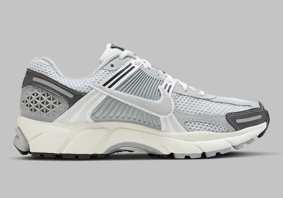 Nike Zoom Vomero 5 "Grey"