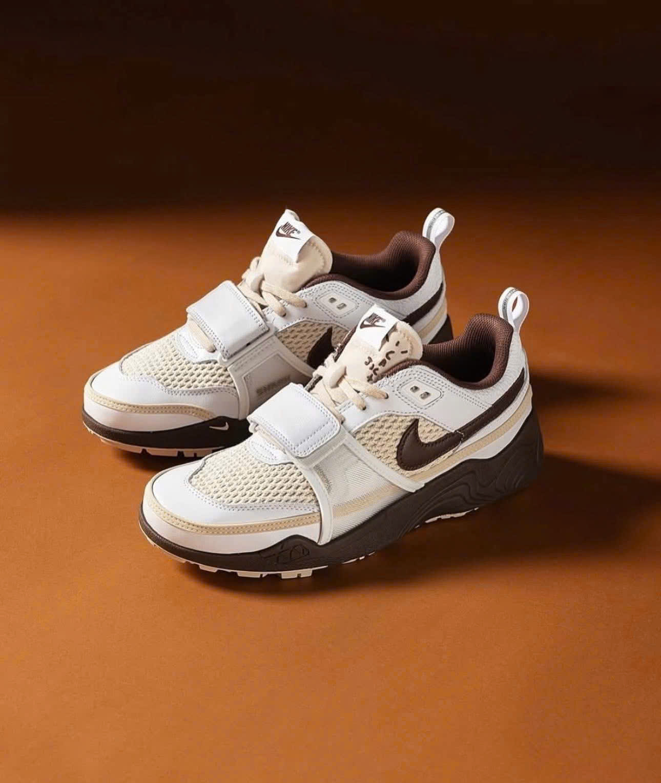 Nike x Travis Scott Zoom Field Jaxx ‘Light Chocolate’