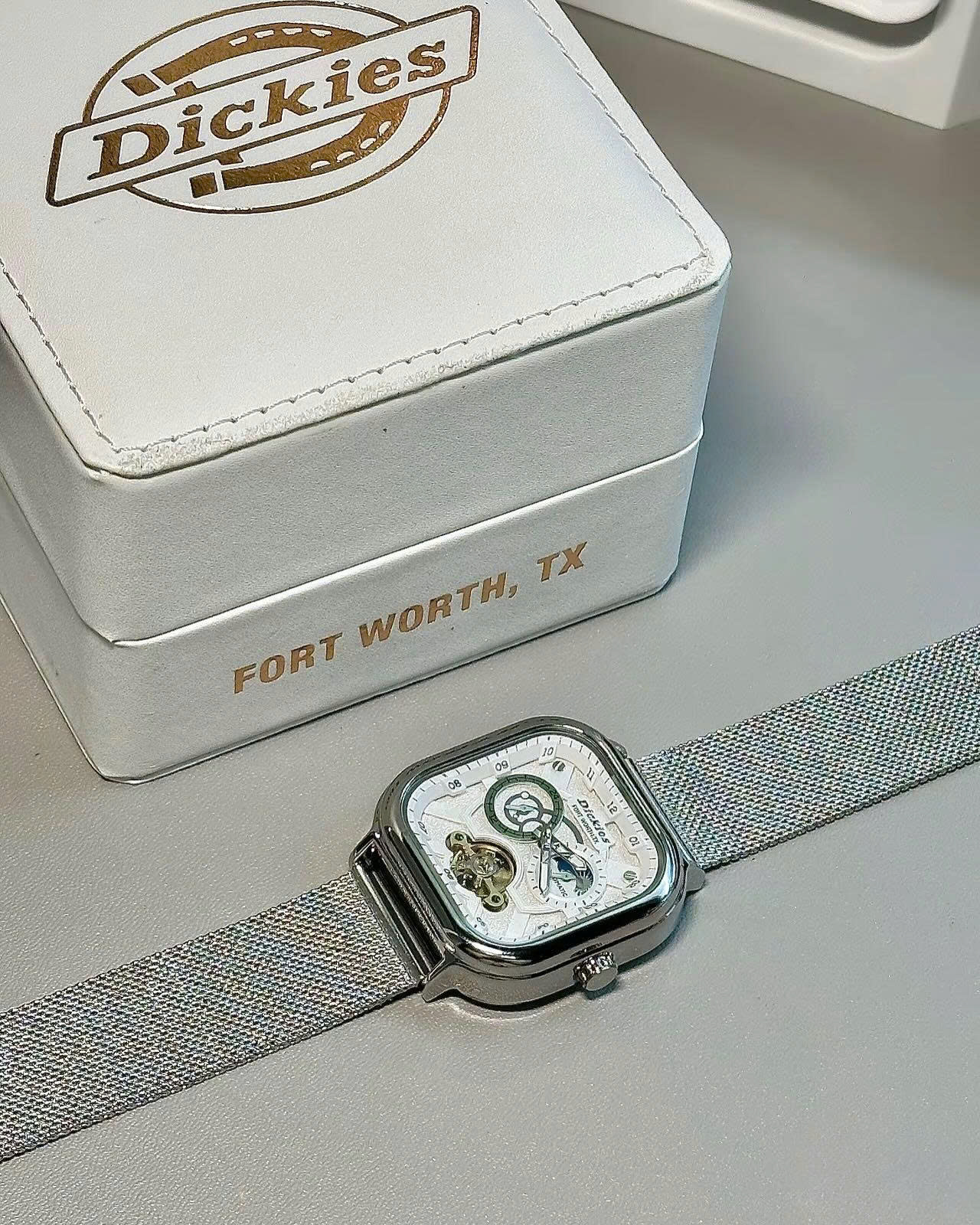 Đồng hồ Dickies silver