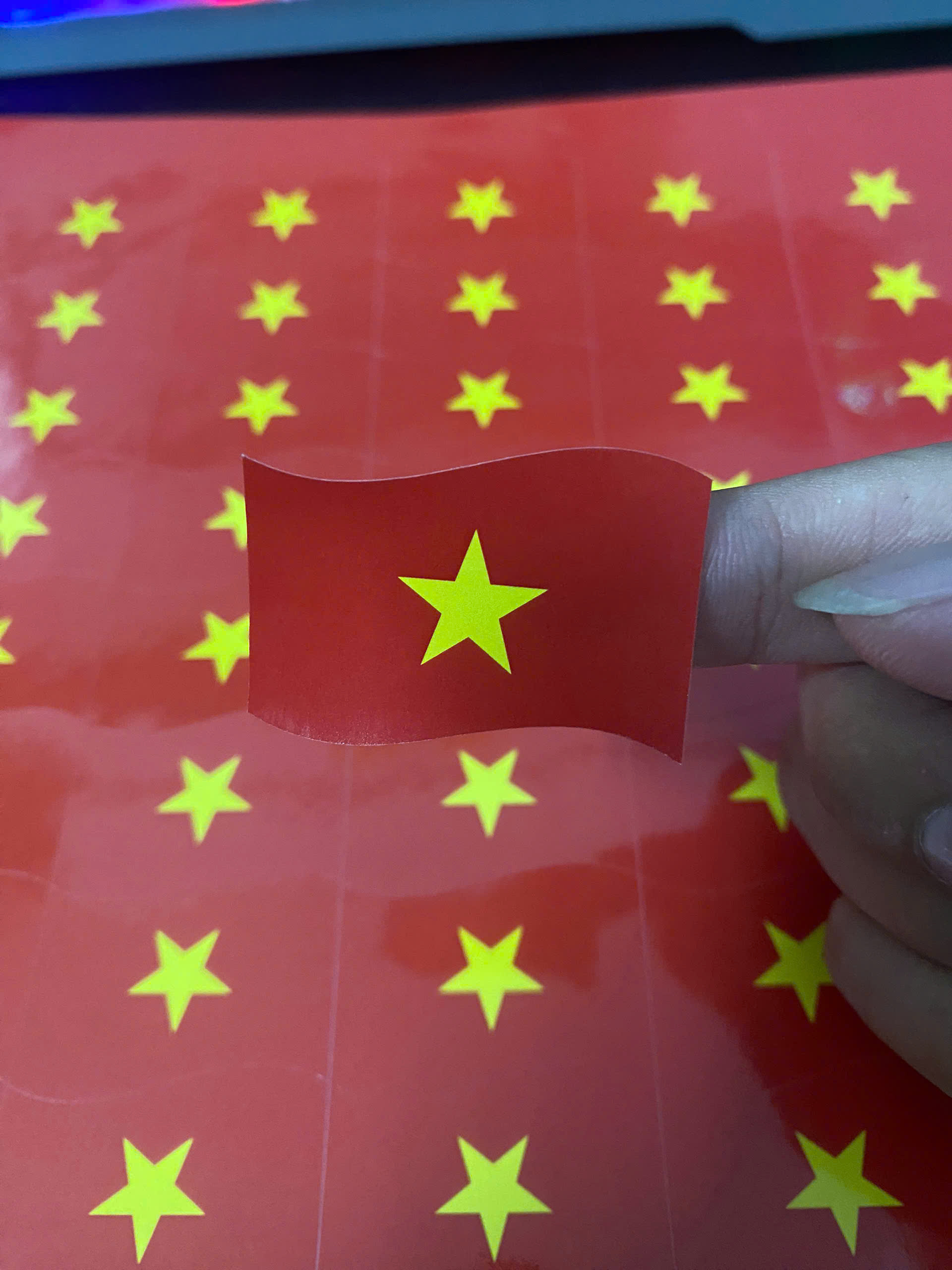 Bán Sỉ Tem Nhãn Sticker Cờ Việt Nam Số Lượng Lớn Giá Rẻ Sỉ Theo Khổ A4 Gồm 56 Tem